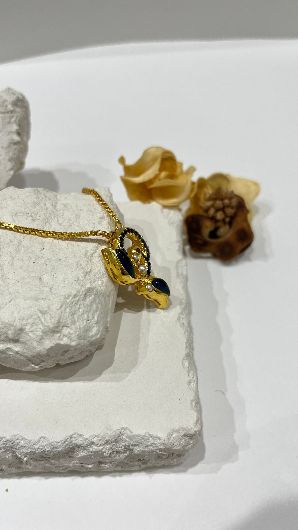 Neelum Noor Pendant